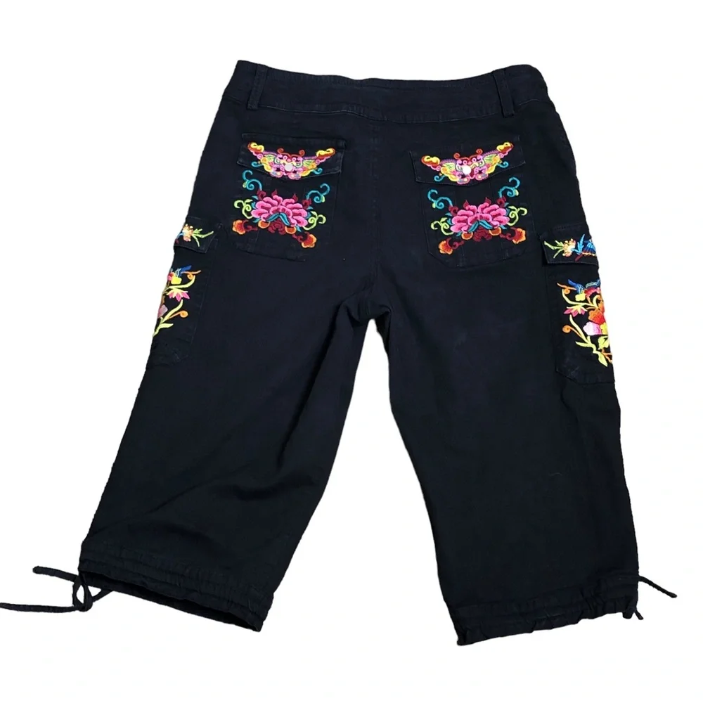 2 Friends Black Embroidered Crop Adjustable Drawstring Leg Capri Pants Size 10 - Picture 11 of 11